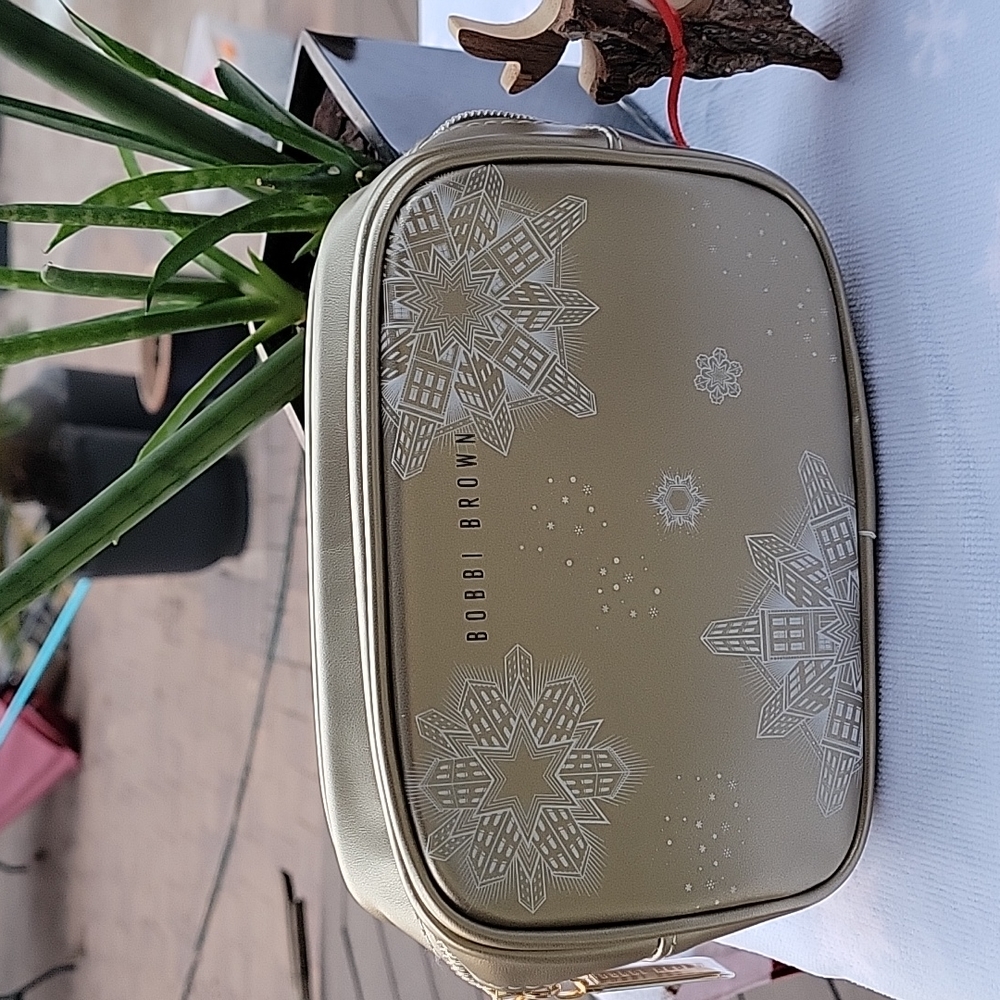 BOBBI BROWN COSMETIC CASE - Picture 1 of 8